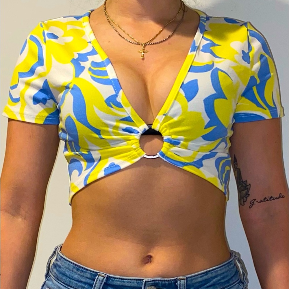 Lavie89 white/yellow/blue floral crop top size M